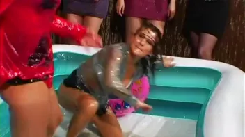 Oil Fighting Till They're Naked Screencap 22 on sinx.preview.netperv.com