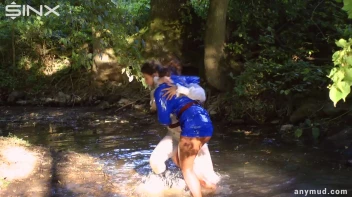 Naughty Thief Gets Into Muddy Catfight With Police Woman Screencap 24 on sinx.preview.netperv.com