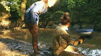 Naughty Thief Gets Into Muddy Catfight With Police Woman Screencap 49 on sinx.preview.netperv.com