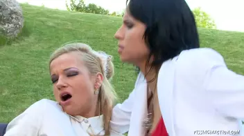 Chicks Dig a Man With Ball Skills Screencap 32 on sinx.preview.netperv.com