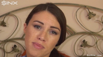 Fisting Herself Until She's Satisfied Screencap 4 on sinx.preview.netperv.com