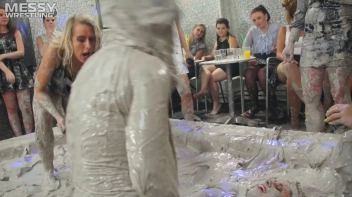 Messy Wrestling: Blonde Bombshells Rock The Ring And Get Their Mud On! Screencap 29 on sinx.preview.netperv.com