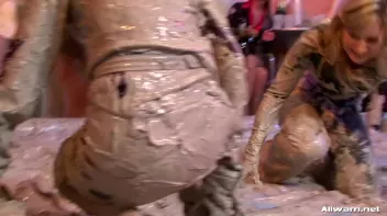 Mud Wrestling Freaks Screencap 13 on sinx.preview.netperv.com