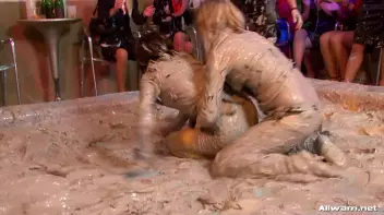 Mud Wrestling Freaks Screencap 15 on sinx.preview.netperv.com