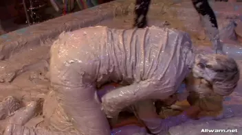 Mud Wrestling Freaks Screencap 25 on sinx.preview.netperv.com