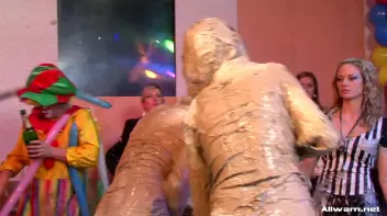 Mud Wrestling Freaks Screencap 34 on sinx.preview.netperv.com