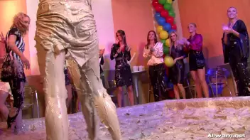 Mud Wrestling Freaks Screencap 56 on sinx.preview.netperv.com