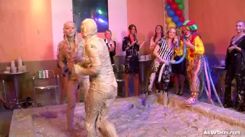 Mud Wrestling Freaks Screencap 58 on sinx.preview.netperv.com