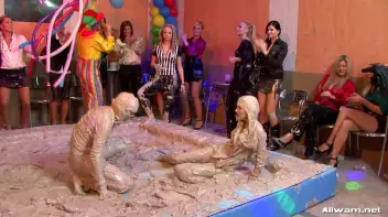 Mud Wrestling Freaks Screencap 66 on sinx.preview.netperv.com