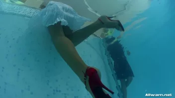 Sexy Pool Bunnies Wet And Messy Fun Screencap 36 on sinx.preview.netperv.com