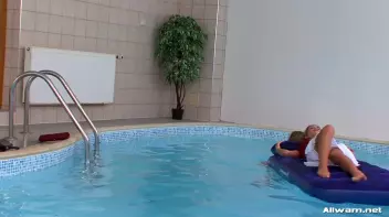 Sexy Pool Bunnies Wet And Messy Fun Screencap 62 on sinx.preview.netperv.com