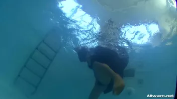 Glamor Chicks Take a Step Over The Edge Screencap 23 on sinx.preview.netperv.com