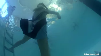 Glamor Chicks Take a Step Over The Edge Screencap 64 on sinx.preview.netperv.com