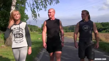 Running Towards The Bi Life Screencap 5 on sinx.preview.netperv.com