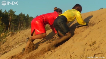Mud Wrestling Cuties Water War Screencap 32 on sinx.preview.netperv.com