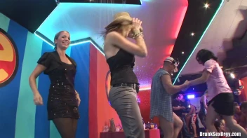 Bikini Beach Balls Part 3 - Cam 4 Screencap 33 on sinx.preview.netperv.com