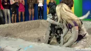 Jeans vs. Latex Mud Battle Screencap 10 on sinx.preview.netperv.com