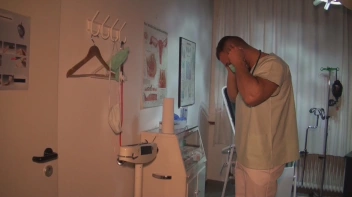 Spermaspritze vom Frauenarzt Screencap 3 on sinx.preview.netperv.com