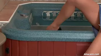 This Tub Is Fit For a Queen! Screencap 12 on sinx.preview.netperv.com