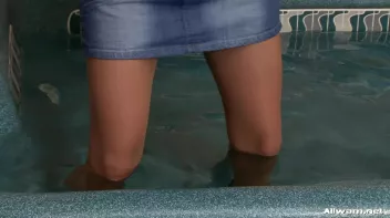 This Tub Is Fit For a Queen! Screencap 16 on sinx.preview.netperv.com