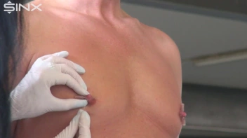 Im Parkhaus die Nippel genadelt Screencap 16 on sinx.preview.netperv.com