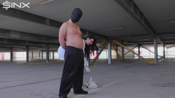 Im Parkhaus die Nippel genadelt Screencap 21 on sinx.preview.netperv.com