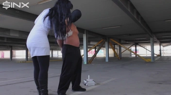 Im Parkhaus die Nippel genadelt Screencap 24 on sinx.preview.netperv.com