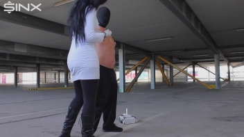 Im Parkhaus die Nippel genadelt Screencap 36 on sinx.preview.netperv.com