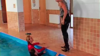 Splish Splash Eurobaabe Fun Screencap 66 on sinx.preview.netperv.com