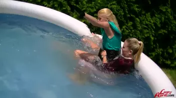 Leony vs. Kate: Wetlook Catfight! Screencap 9 on sinx.preview.netperv.com