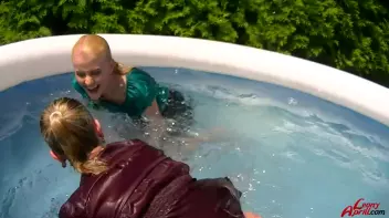 Leony vs. Kate: Wetlook Catfight! Screencap 29 on sinx.preview.netperv.com