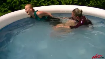 Leony vs. Kate: Wetlook Catfight! Screencap 41 on sinx.preview.netperv.com