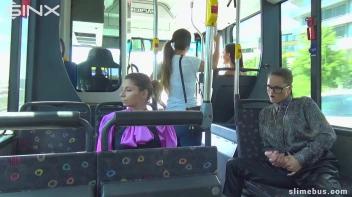 Babes Get Wet And Messy On The Bus Screencap 2 on sinx.preview.netperv.com