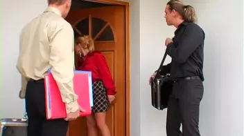 The Cum-Glazed Glass Table Screencap 1 on sinx.preview.netperv.com