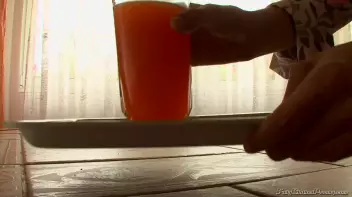 The Poolboy Makes a Splash Screencap 1 on sinx.preview.netperv.com