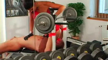 Lucky Leon Screencap 8 on sinx.preview.netperv.com