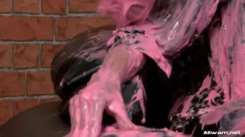 Eurobabe Painting 101 Screencap 17 on sinx.preview.netperv.com