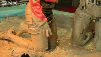 Catfighting Girls Get Smeared With Gloopy Mud Screencap 18 on sinx.preview.netperv.com