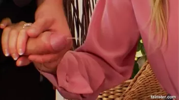 Lillypop Gets Filled Up With Hot Piss! Screencap 18 on sinx.preview.netperv.com