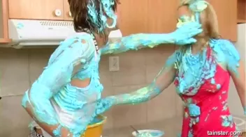 Cakes Covered In Icing Screencap 26 on sinx.preview.netperv.com