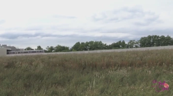 Mit vollgespritzem Gesicht zur U - Bahn Screencap 2 on sinx.preview.netperv.com