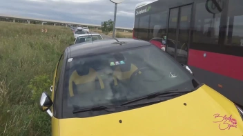 Mit vollgespritzem Gesicht zur U - Bahn Screencap 26 on sinx.preview.netperv.com