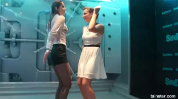 Amateur girls getting wild and wet Screencap 9 on sinx.preview.netperv.com