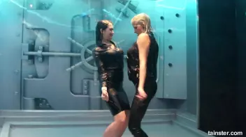 Amateur girls getting wild and wet Screencap 23 on sinx.preview.netperv.com