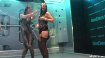 Amateur girls getting wild and wet Screencap 44 on sinx.preview.netperv.com