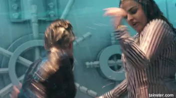 Amateur girls getting wild and wet Screencap 54 on sinx.preview.netperv.com