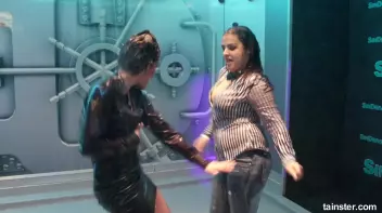 Amateur girls getting wild and wet Screencap 56 on sinx.preview.netperv.com