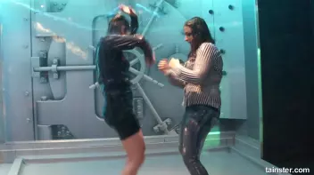 Amateur girls getting wild and wet Screencap 57 on sinx.preview.netperv.com