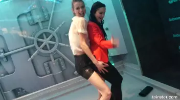 Amateur girls getting wild and wet Screencap 67 on sinx.preview.netperv.com