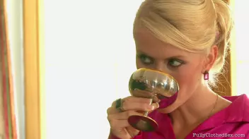 Just a Gigolo... Screencap 49 on sinx.preview.netperv.com